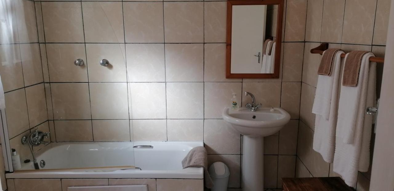 Aanhuizen Guest House Swellendam Esterno foto