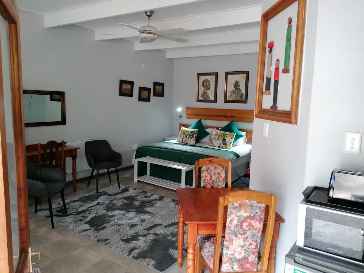 Aanhuizen Guest House Swellendam Esterno foto